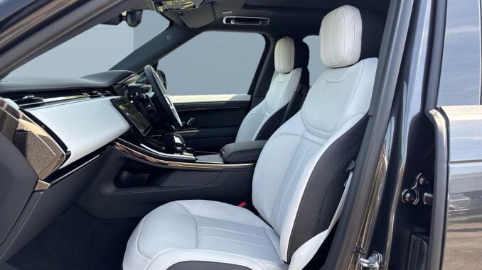 Land Rover Range Rover Sport 3.0 D250 Battersea Edition 5dr Auto Diesel Estate - Image 3